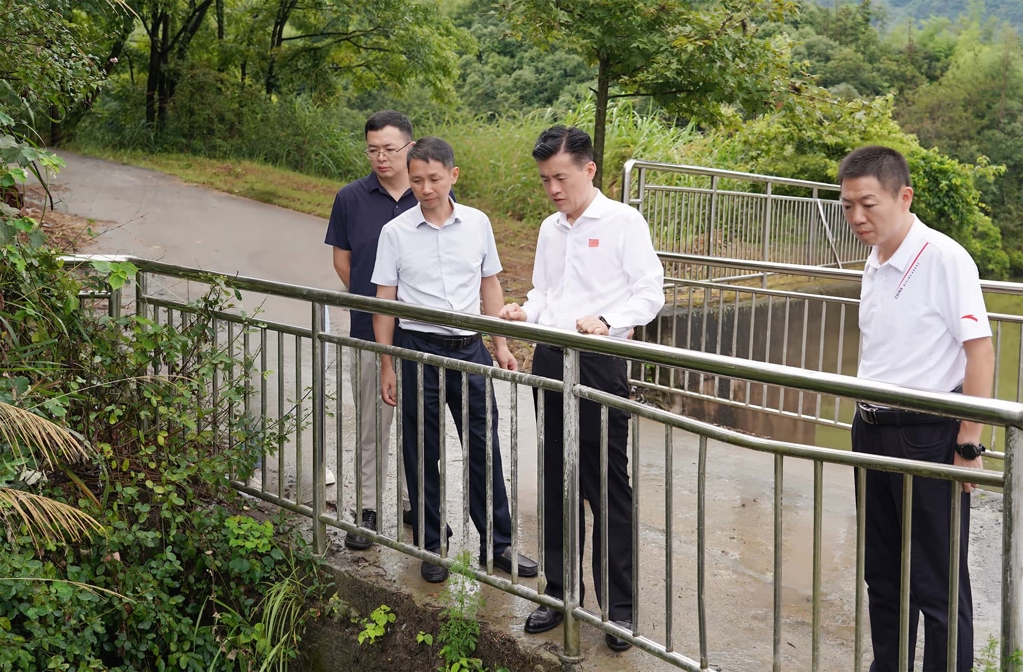 杨修伟深入路口镇检查水库运行及防汛备汛工作